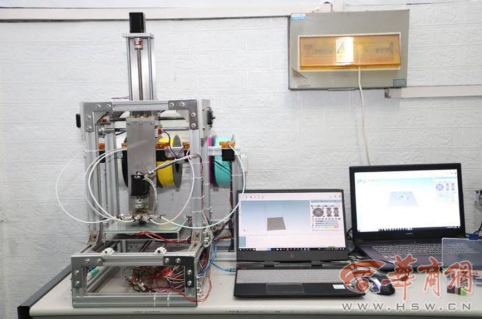 为他们点赞！西安理工大学学生团队研发全彩色3D打印机 你想要的颜色它都有