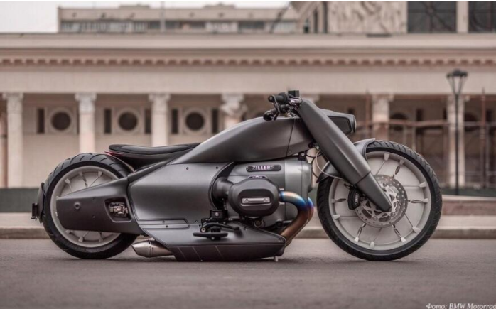 俄罗斯制造宝马R 18 定制款摩托车，采用3D打印尾灯售价44万元起